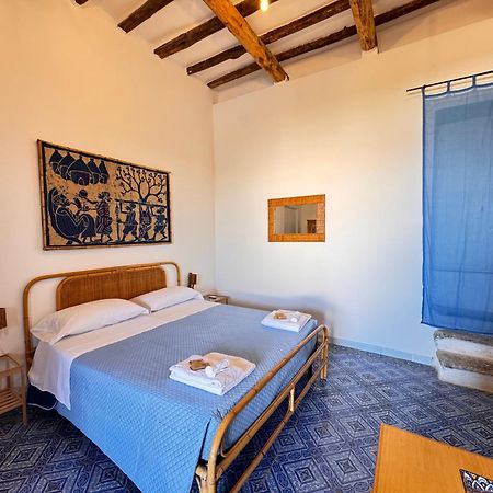 Villa Margherita - Appartamenti A Due Passi Dal Corso Di Santa Marina Salina A 100 Mt Dalla Spiaggia Kültér fotó